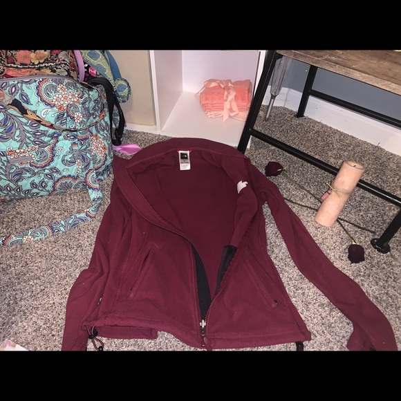Maroon North Face Small - Picture 5 of 6
